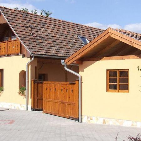 Villa Giulia Vendeghaz Verpelet ภายนอก รูปภาพ