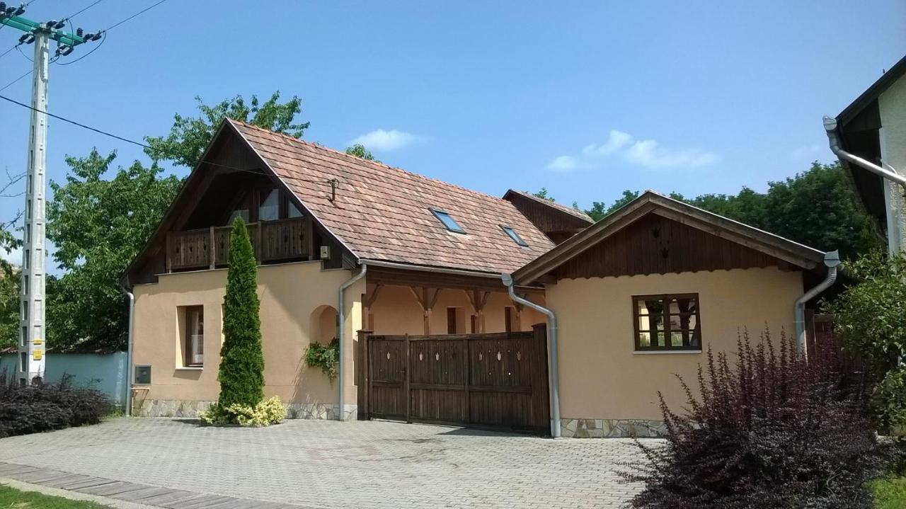 Villa Giulia Vendeghaz Verpelet ภายนอก รูปภาพ